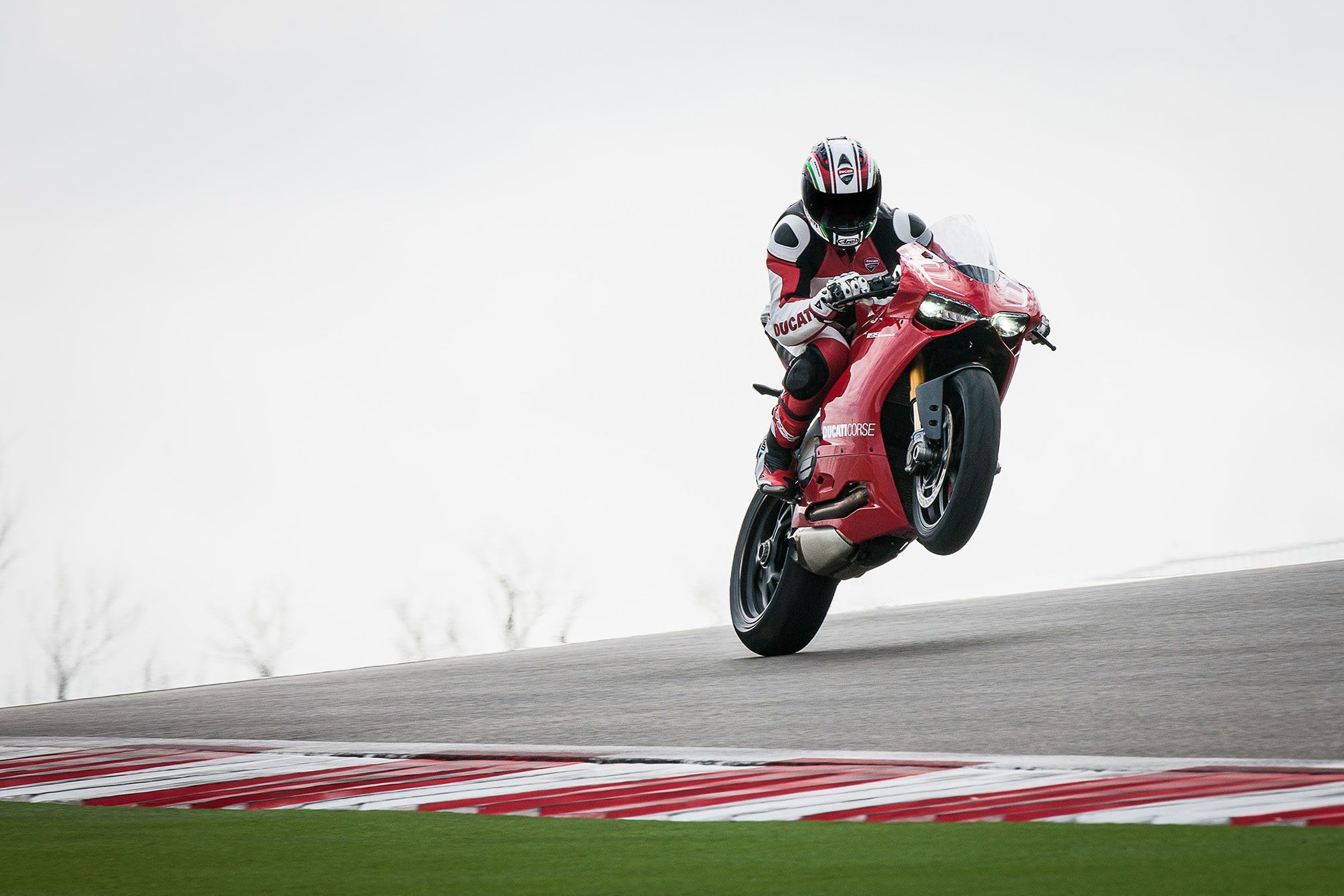 2014 Ducati Superbike 1199 Panigale R Wallpaper