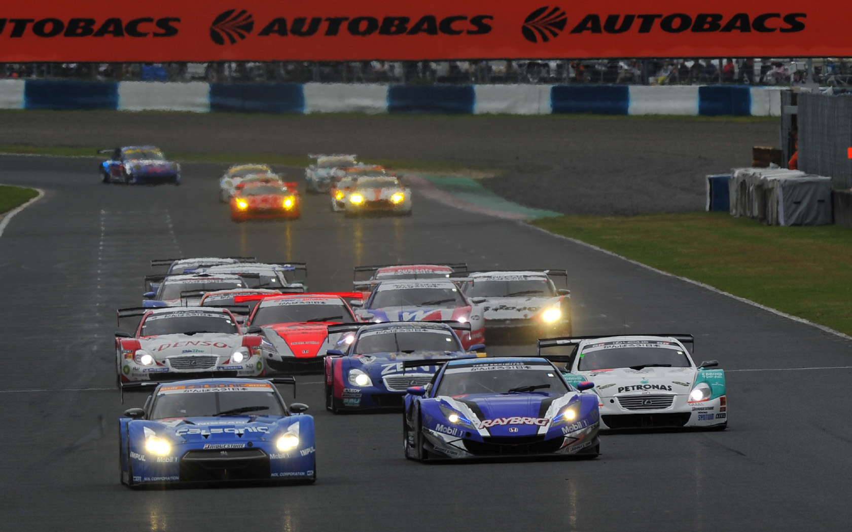 Nissan GT R Race Scene - Free Widescreen Wallpaper / Desktop