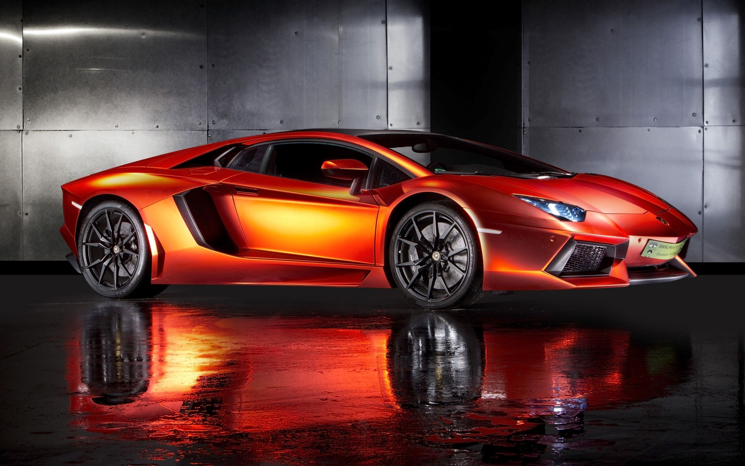 10 Lamborghini Supercars Wallpapers - High Resolution