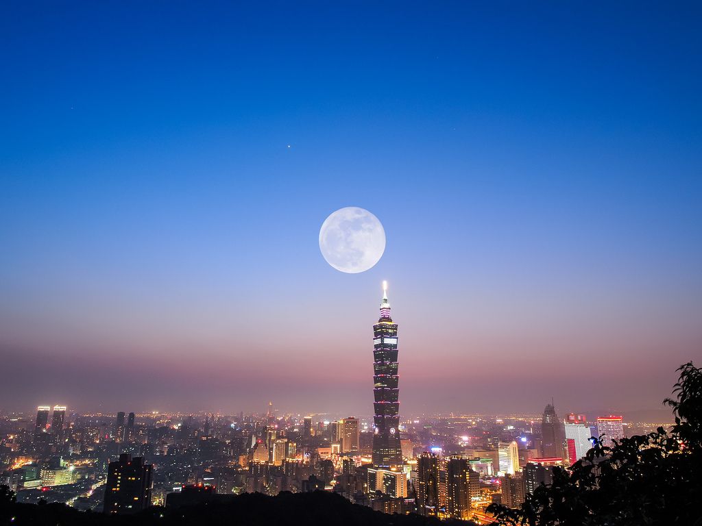 Super Moon with Taipei 101 | Flickr - Photo Sharing!