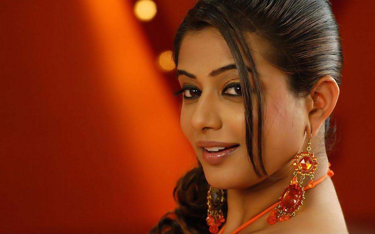 Tamil Actress Wallpapers HD - Wallpaper Zone