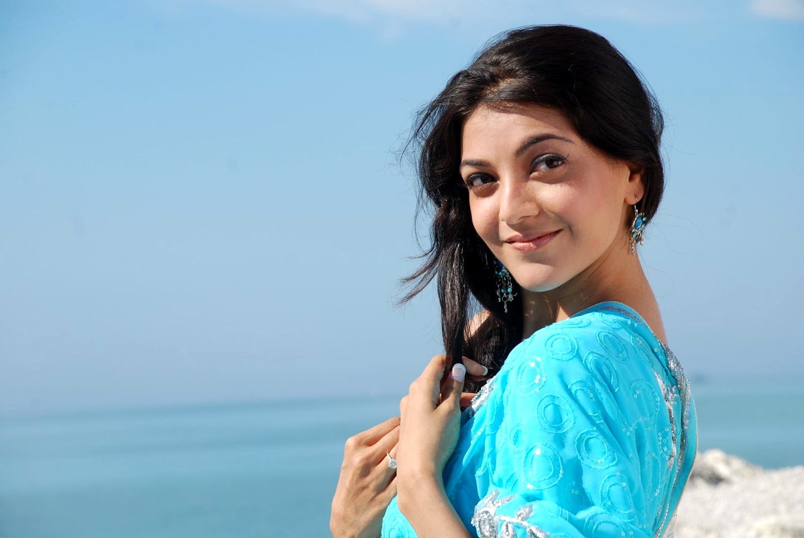 Hot Top 35 Kajal Aggarwal Wallpapers HD Images Photos Collection