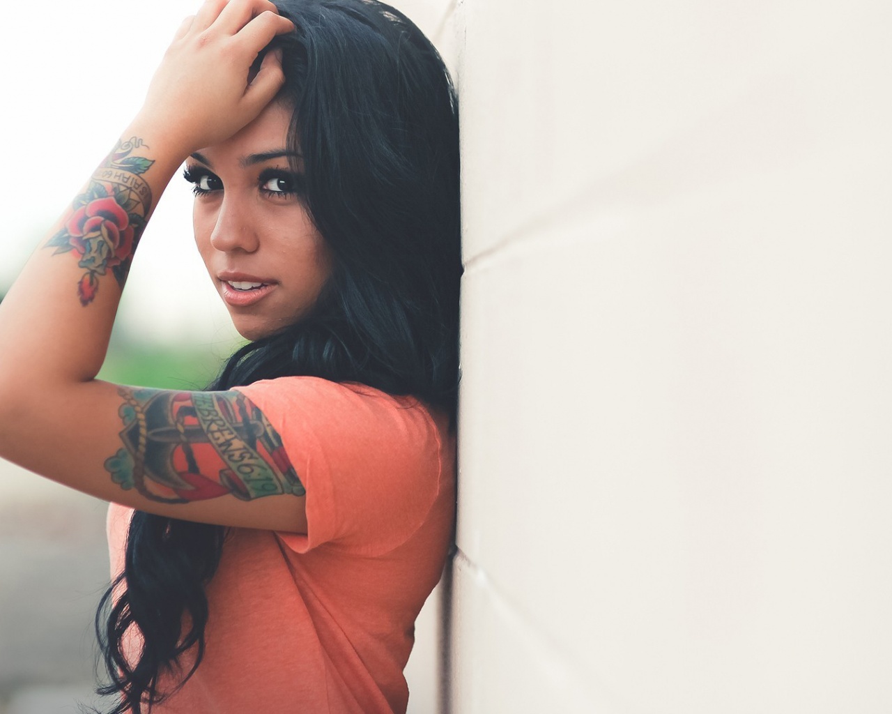 Download Tattoo Brown Skinned Girl Wallpaper in 1280x1024 Resolution