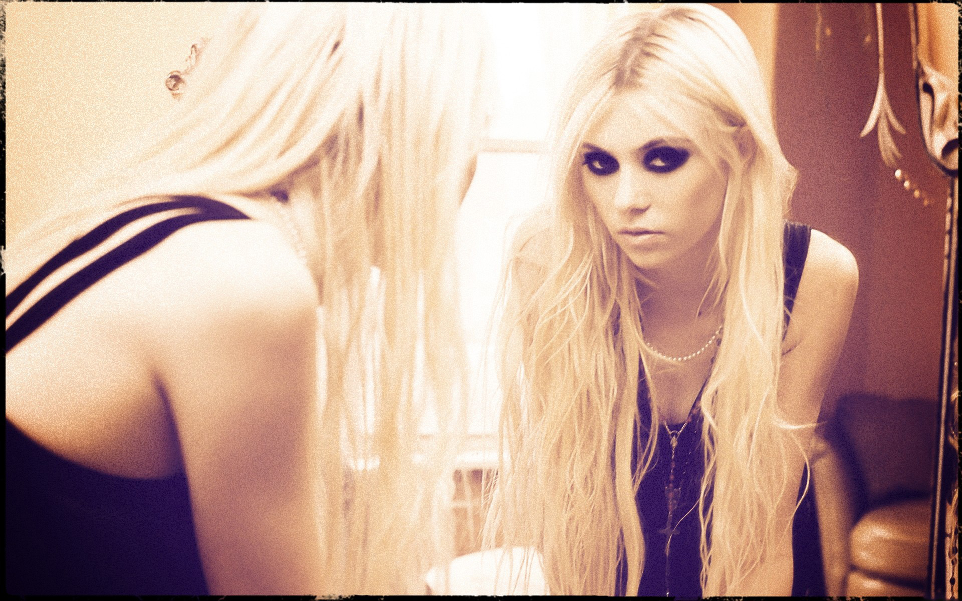 Taylor Momsen Wallpapers | HD Wallpapers Early
