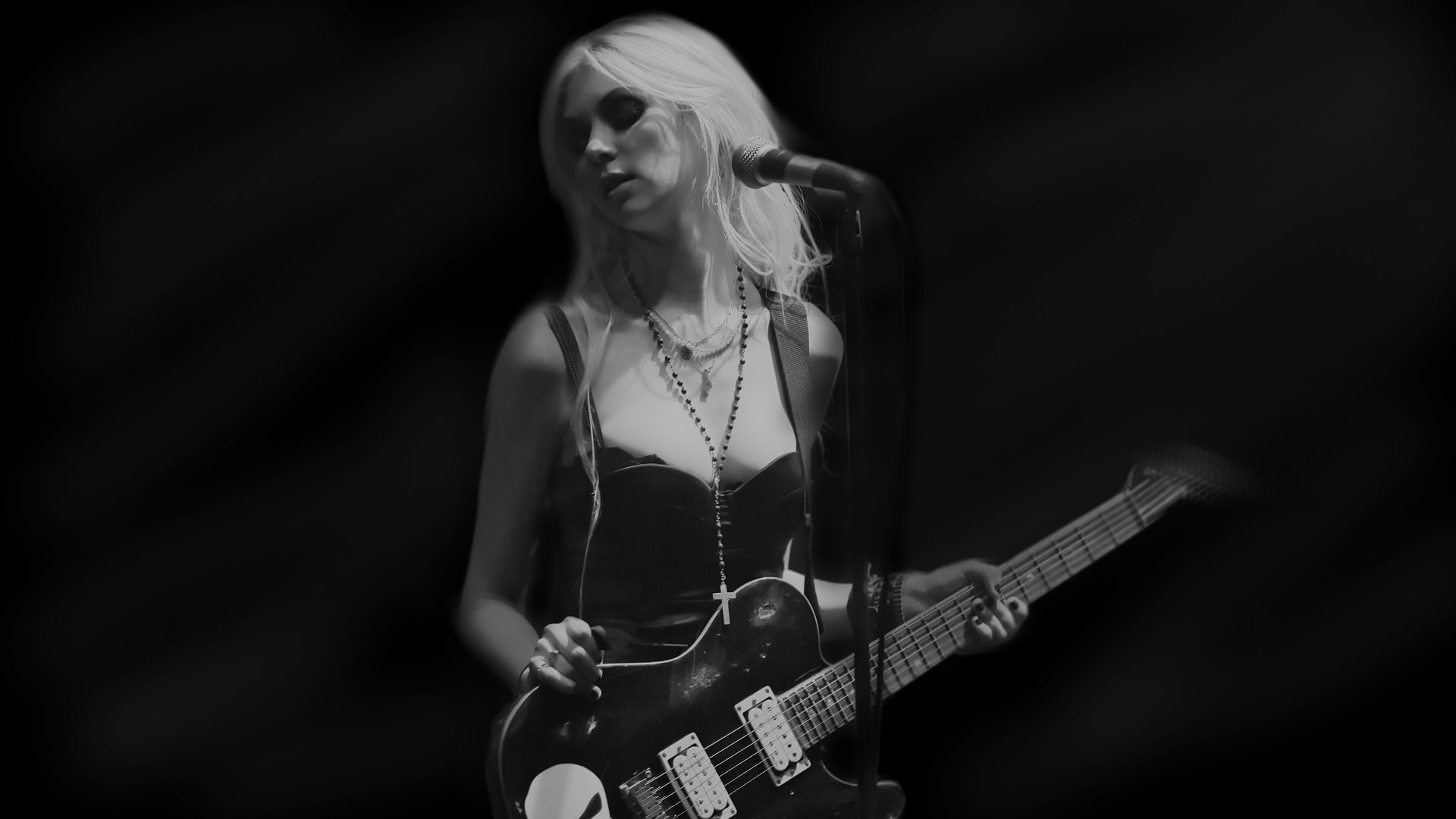 Taylor Momsen Background 3 by AirTease on DeviantArt