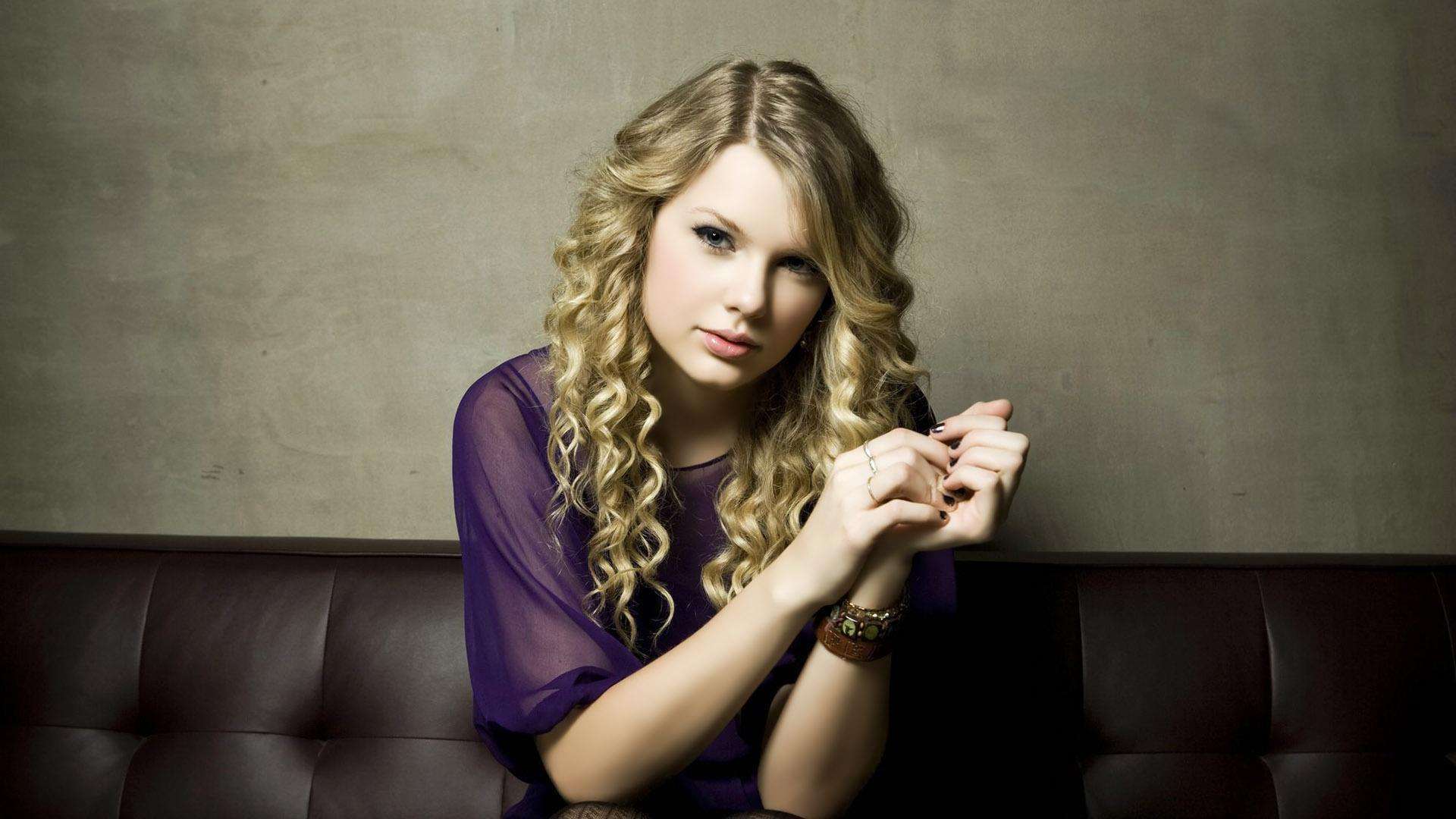Taylor Swift HD Backgrounds