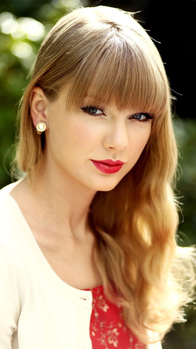 Taylor Swift iPhone 5 6 wallpaper / iPod wallpaper