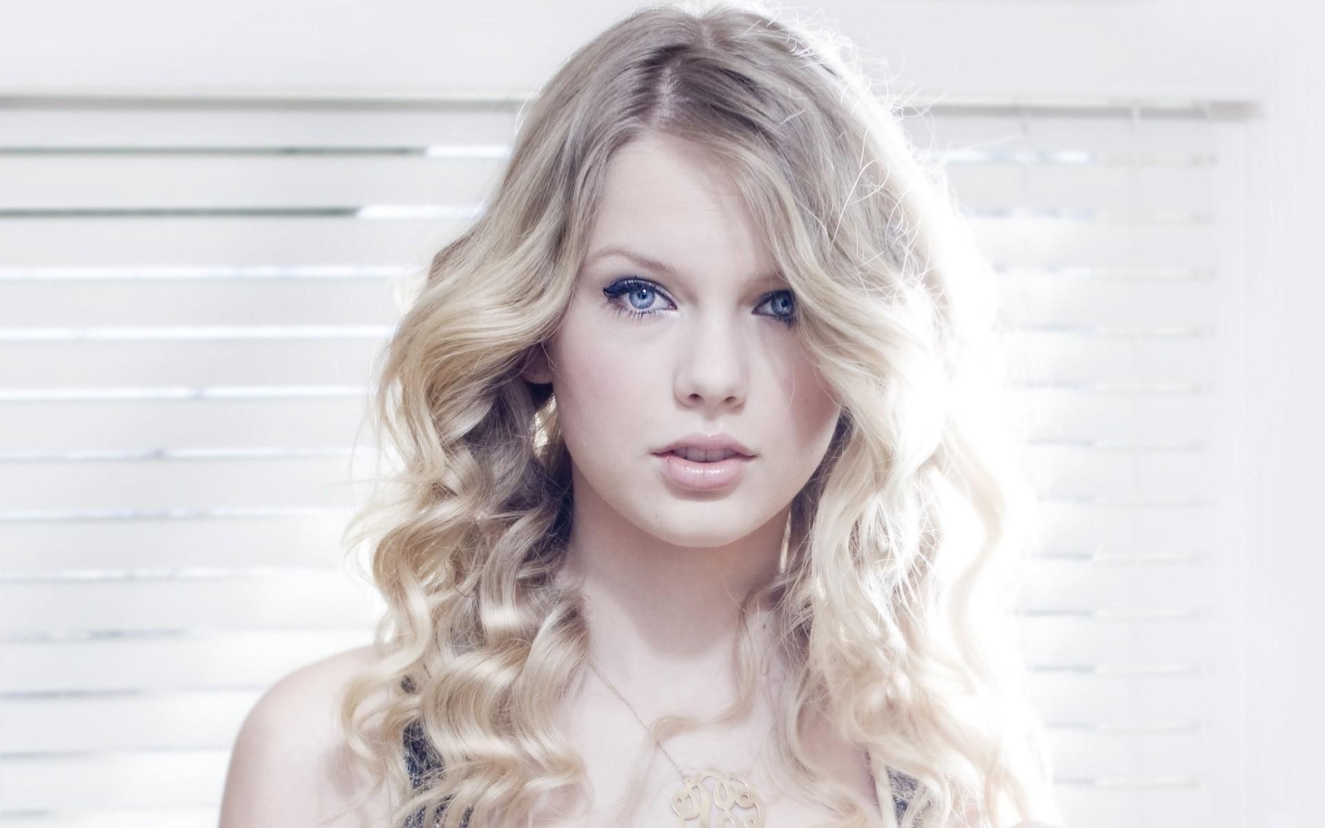 Taylor Swift hot wallpapers - Popular country Singer