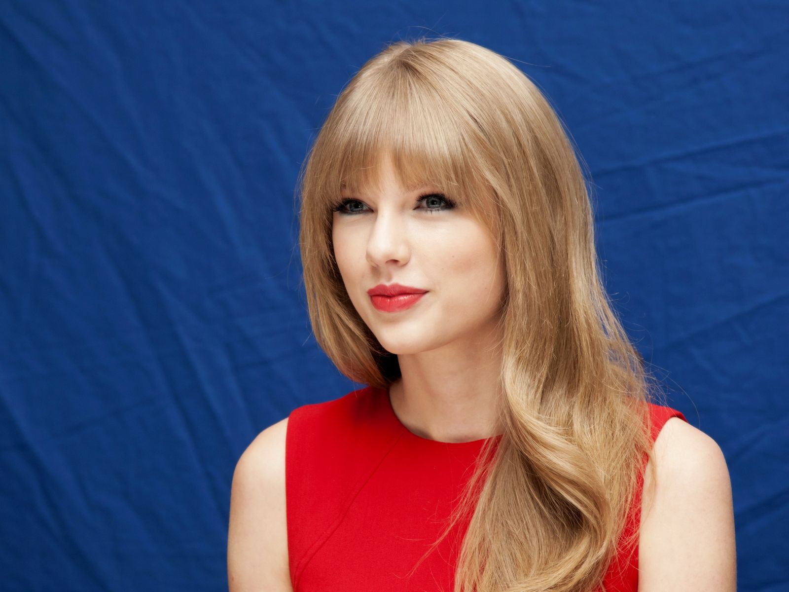 Taylor Swift Red 42 High Resolution Wallpaper - ImgX Backgrounds