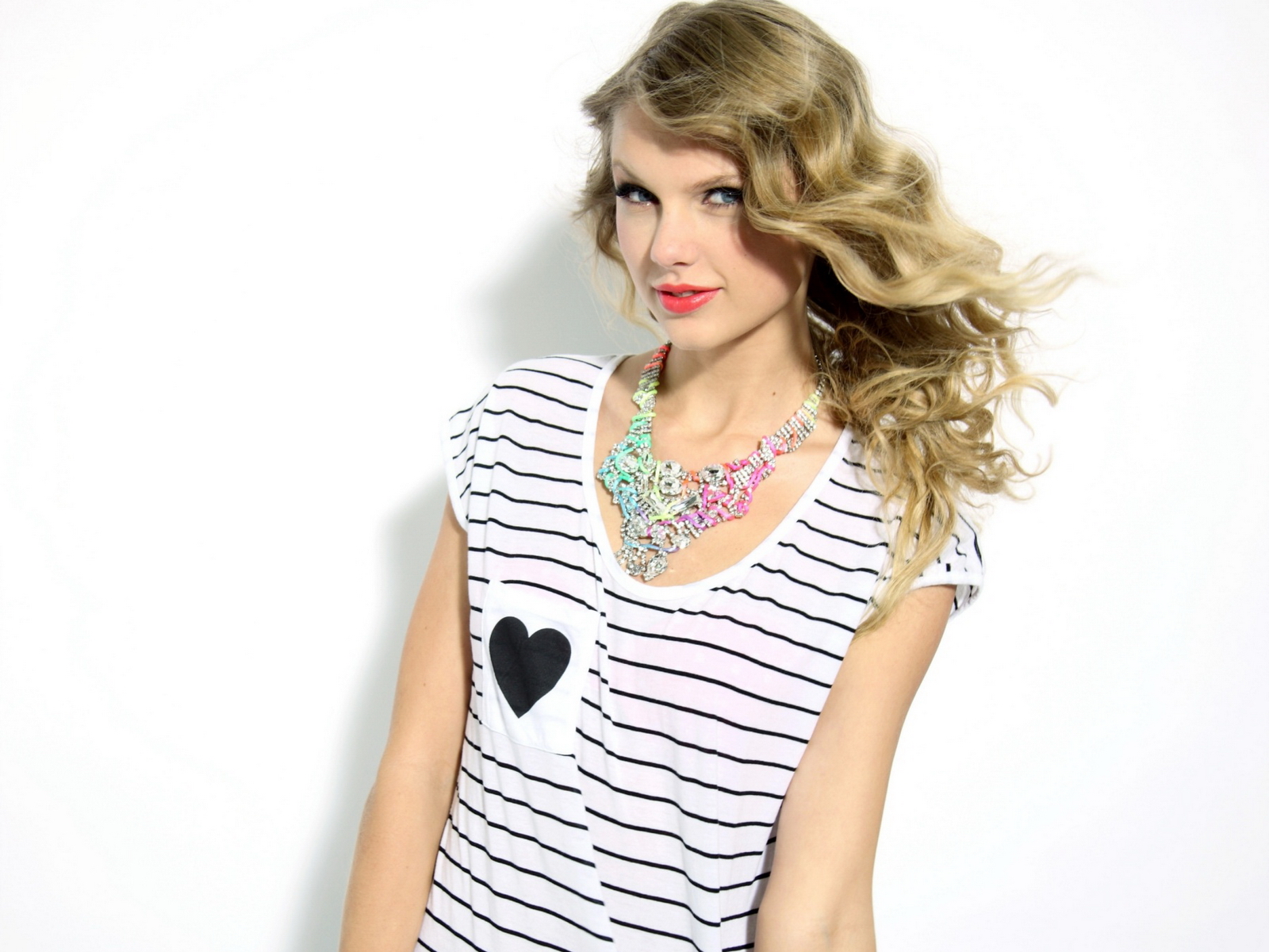 Free taylor swift wallpaper coloring pages