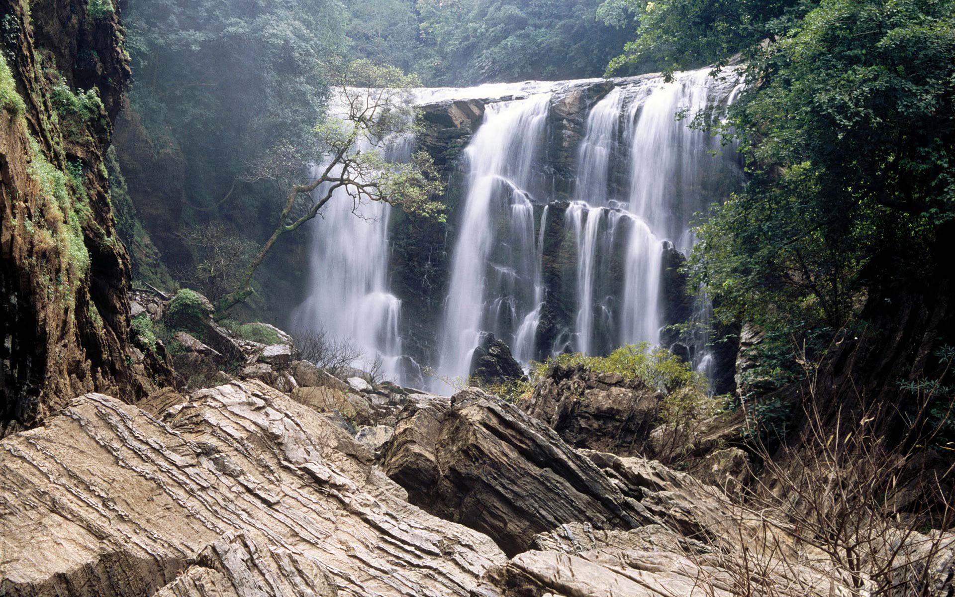 Desktop Wallpaper · Gallery · Nature · Scenic Waterfalls - best ...