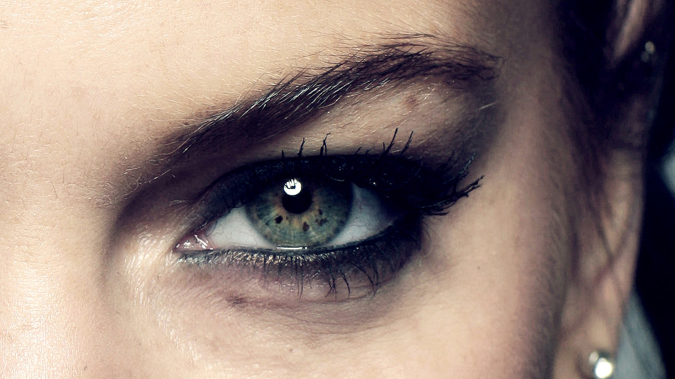 Lindsay Lohan Eye Wallpaper by lionarea86 on DeviantArt