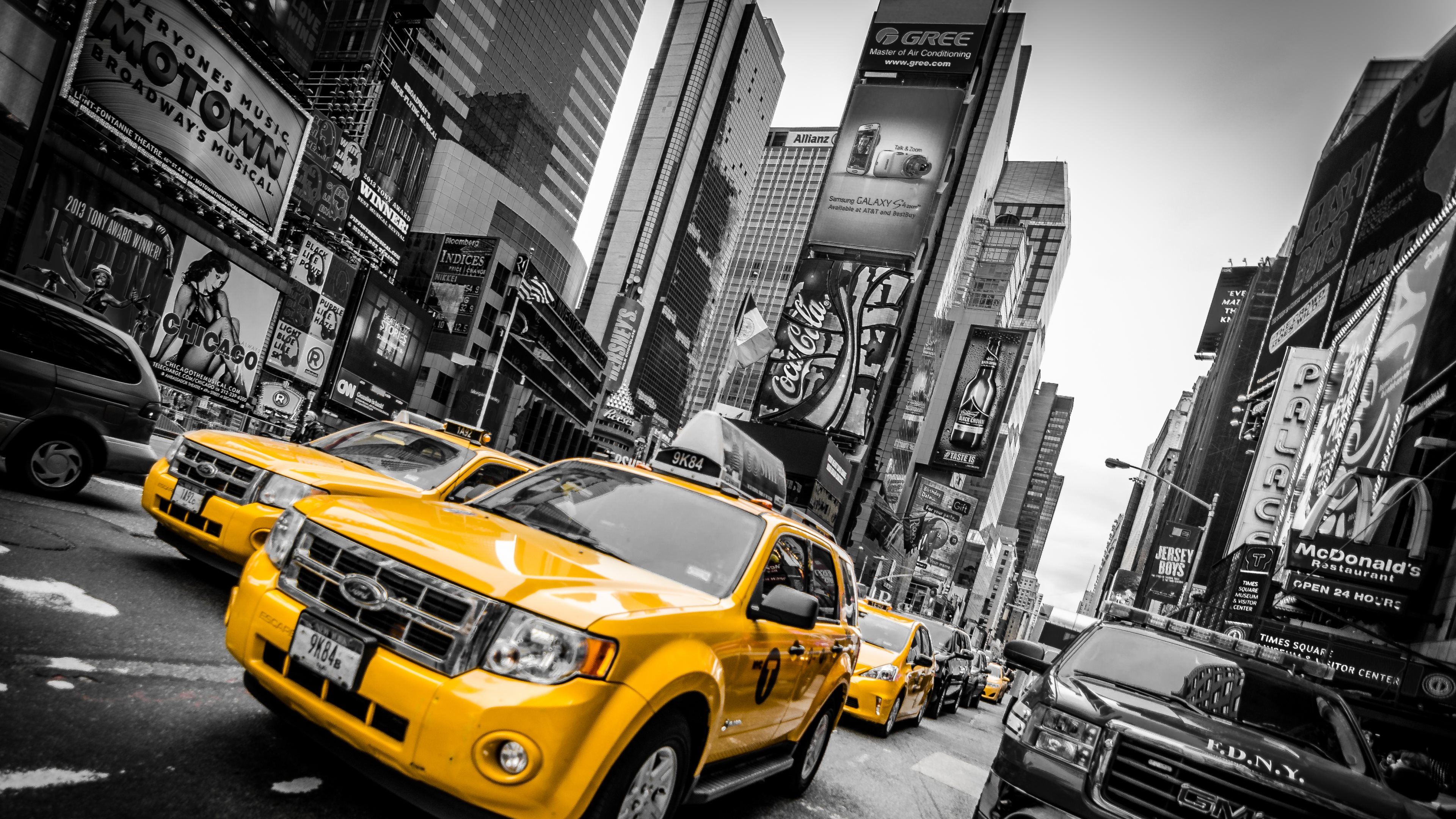 Yellow Cabs in New York Times Square Wallpapers :: HD Wallpapers