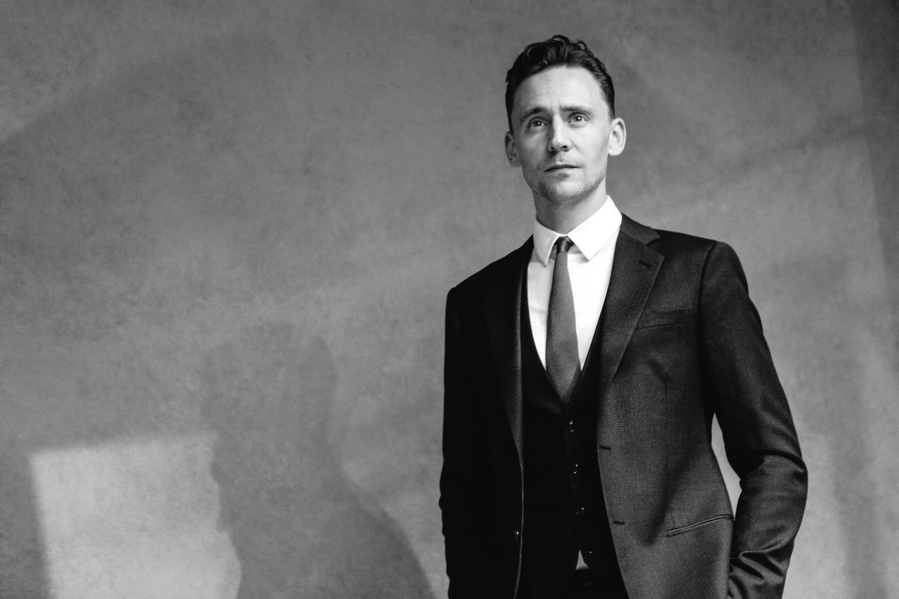 Tom Hiddleston photo, pics, wallpaper - photo