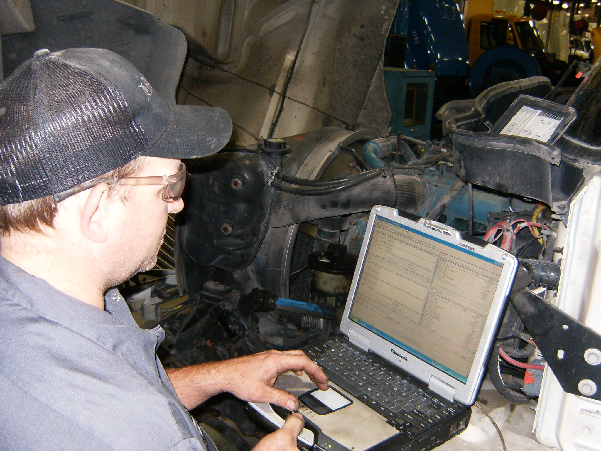 Navistar Relies on Toughbook Computers in Dealers' Service Bays