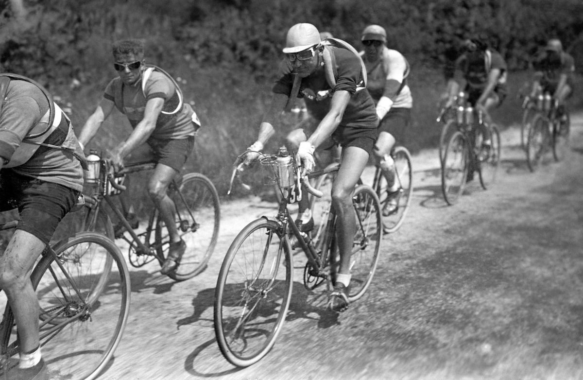 Tour de France: 25 Stunning Photos From 100 Years of Racing