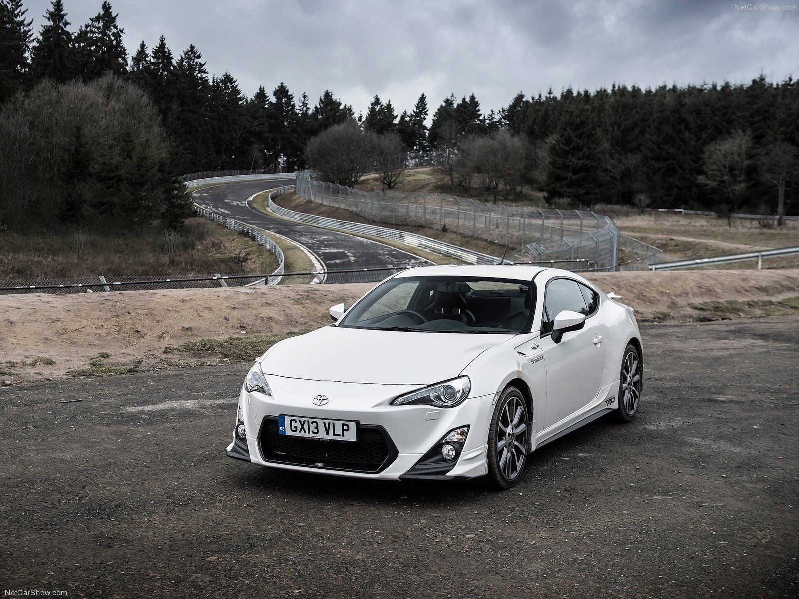 Toyota GT86 TRD 2014 japan white blanche coupe 2 doors wallpaper