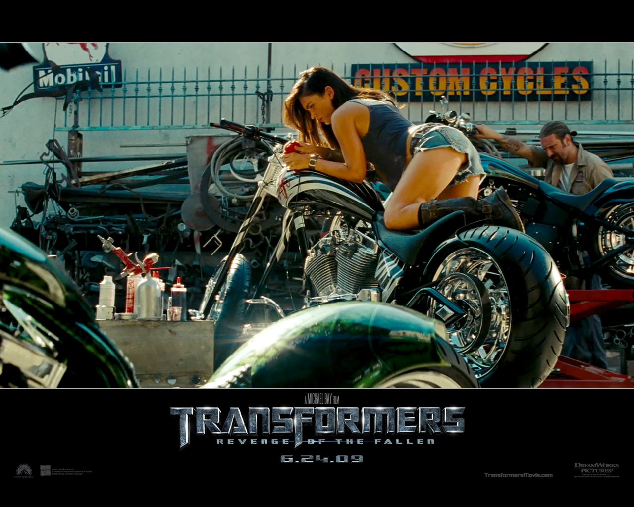 Transformers Revenge of the Fallen - Megan Fox Wallpaper Number 2