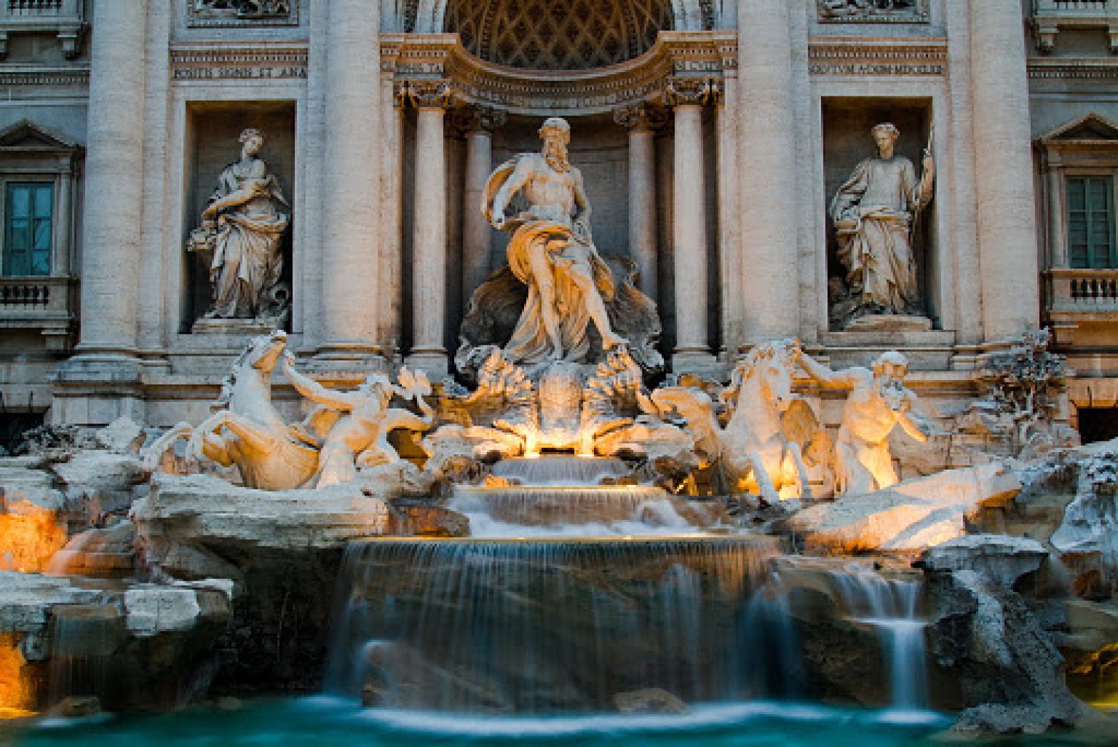 Romes Trevi Fountain Beauty And The Dirt