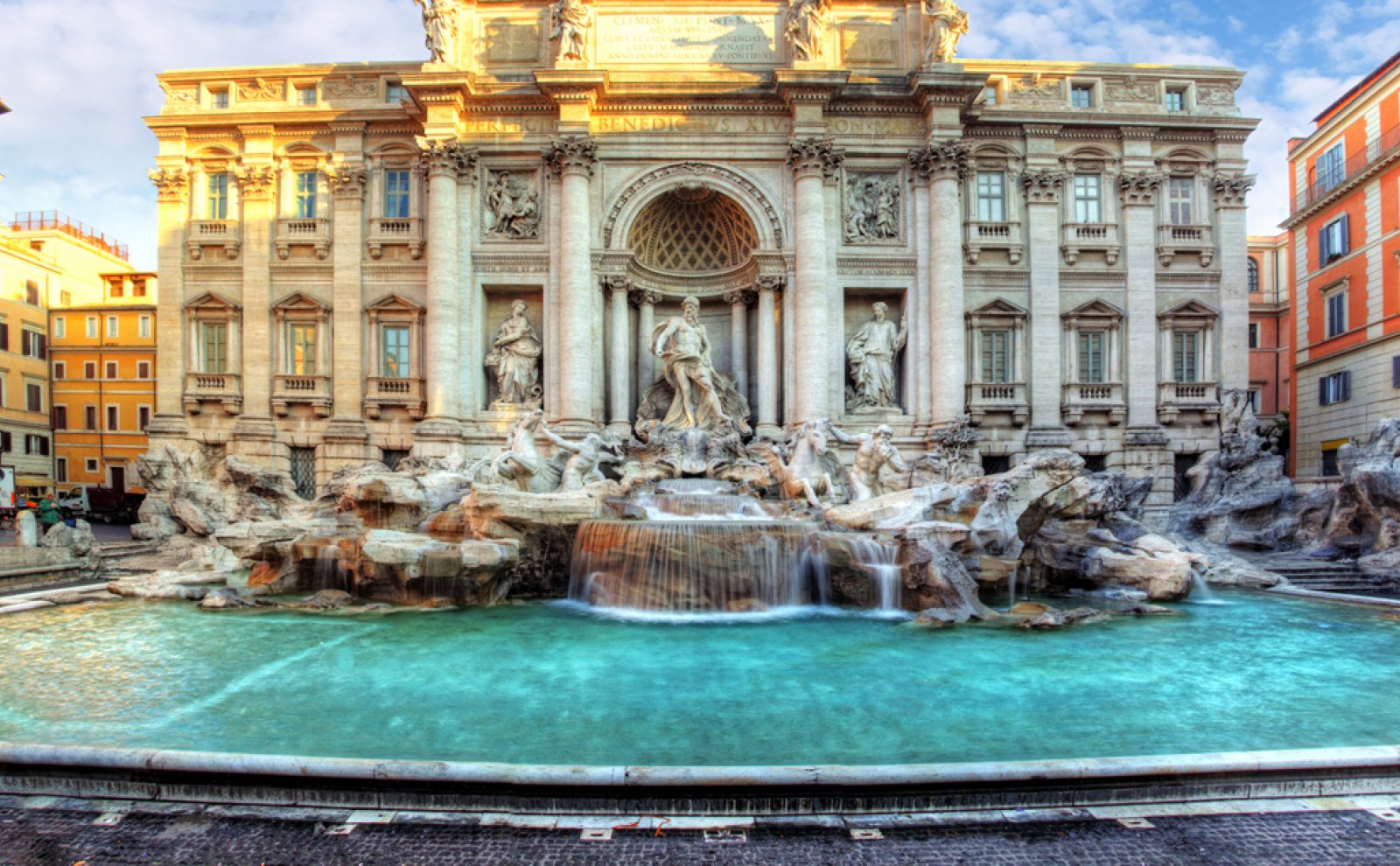 2000x1150px 579.96 KB Trevi Fountain
