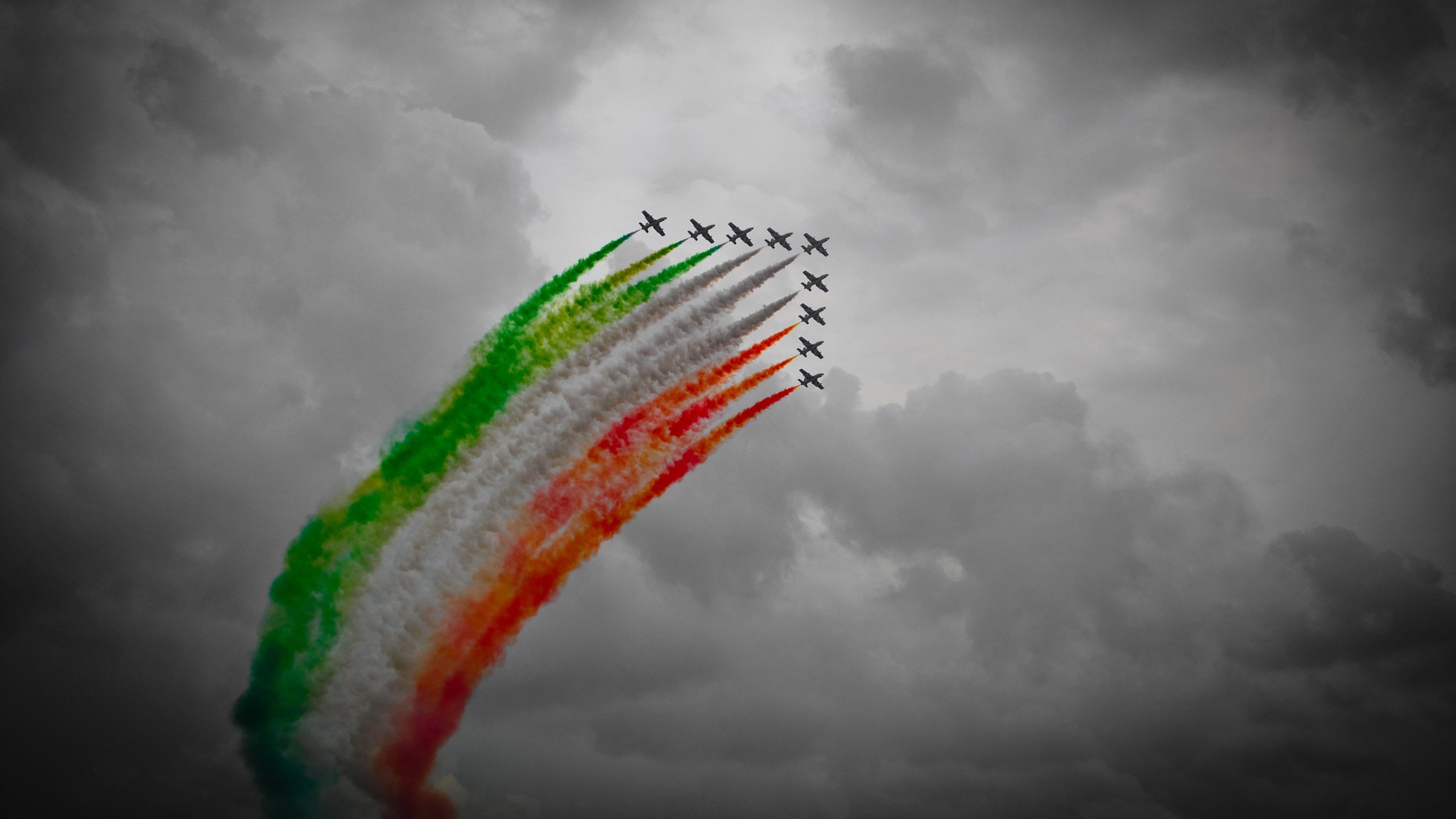 Tricolor made of coloured smoke wallpapers and images - wallpapers