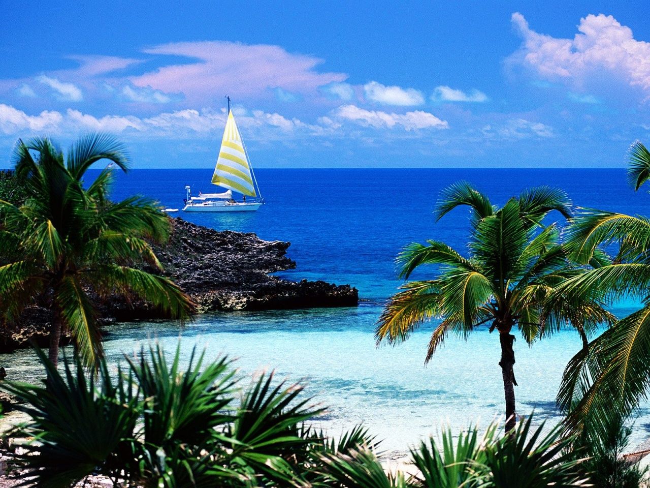 Tropical Island HD Desktop Wallpaper | WallpaperCow.com