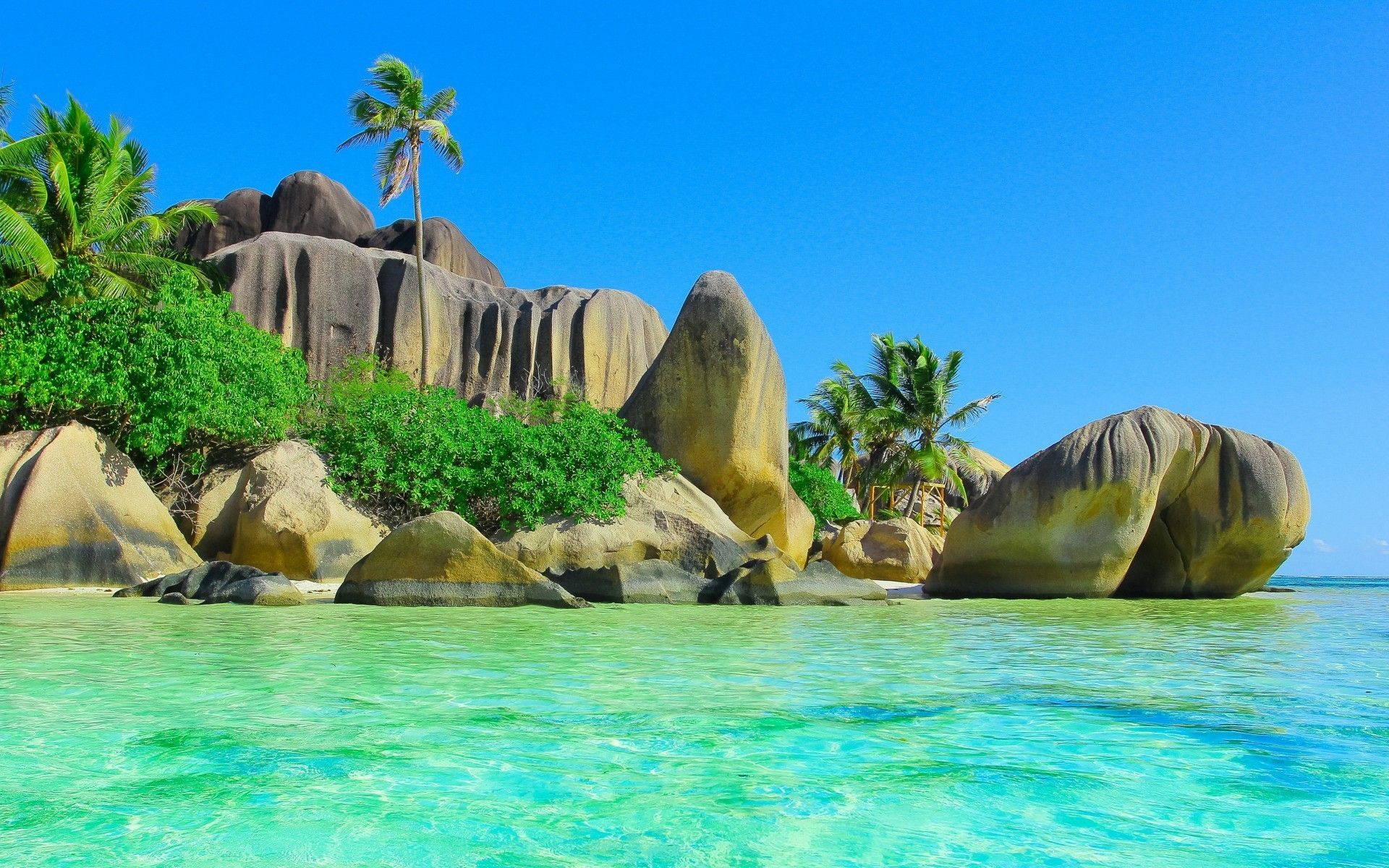 Huge smooth stones on a tropical island wallpapers and images ...