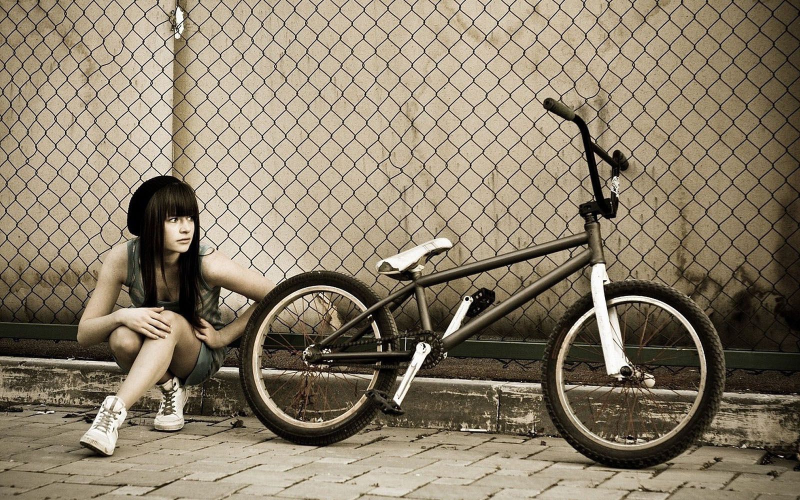 BMX-Girl-Wallpaper.jpg