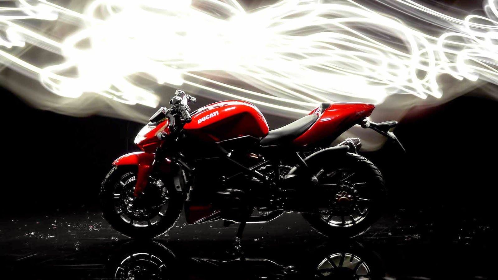 HD Wallpapers: Ducati Bikes Wallpapers