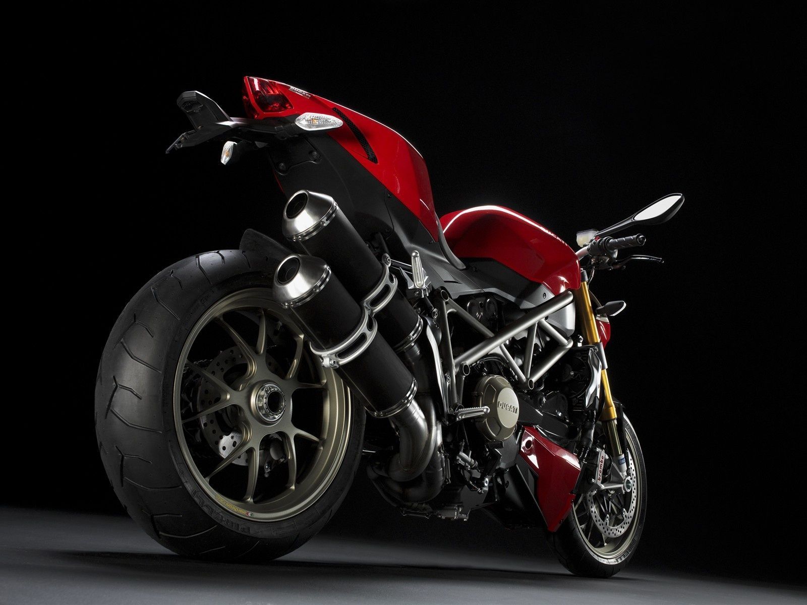 Ducati Streetfighter Red Rear Wallpapers | HD Wallpapers