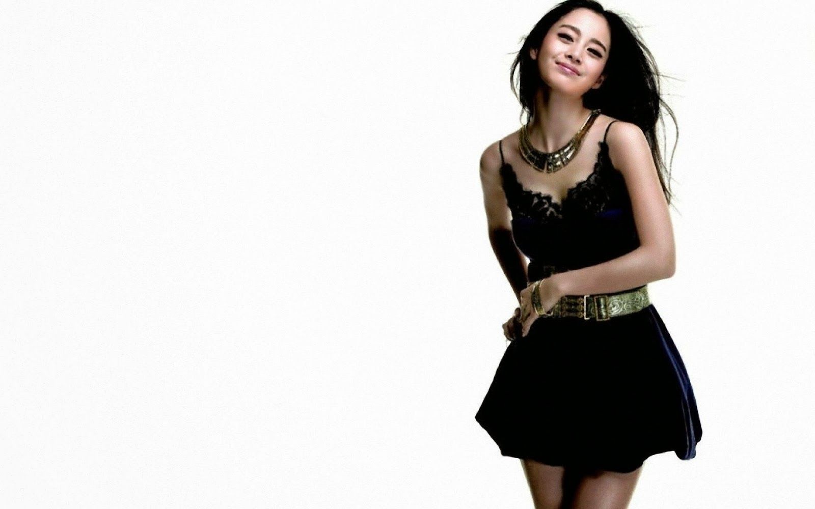 Korean Cute And Beautiful Actress Kim Tae Hee - Everything 4u