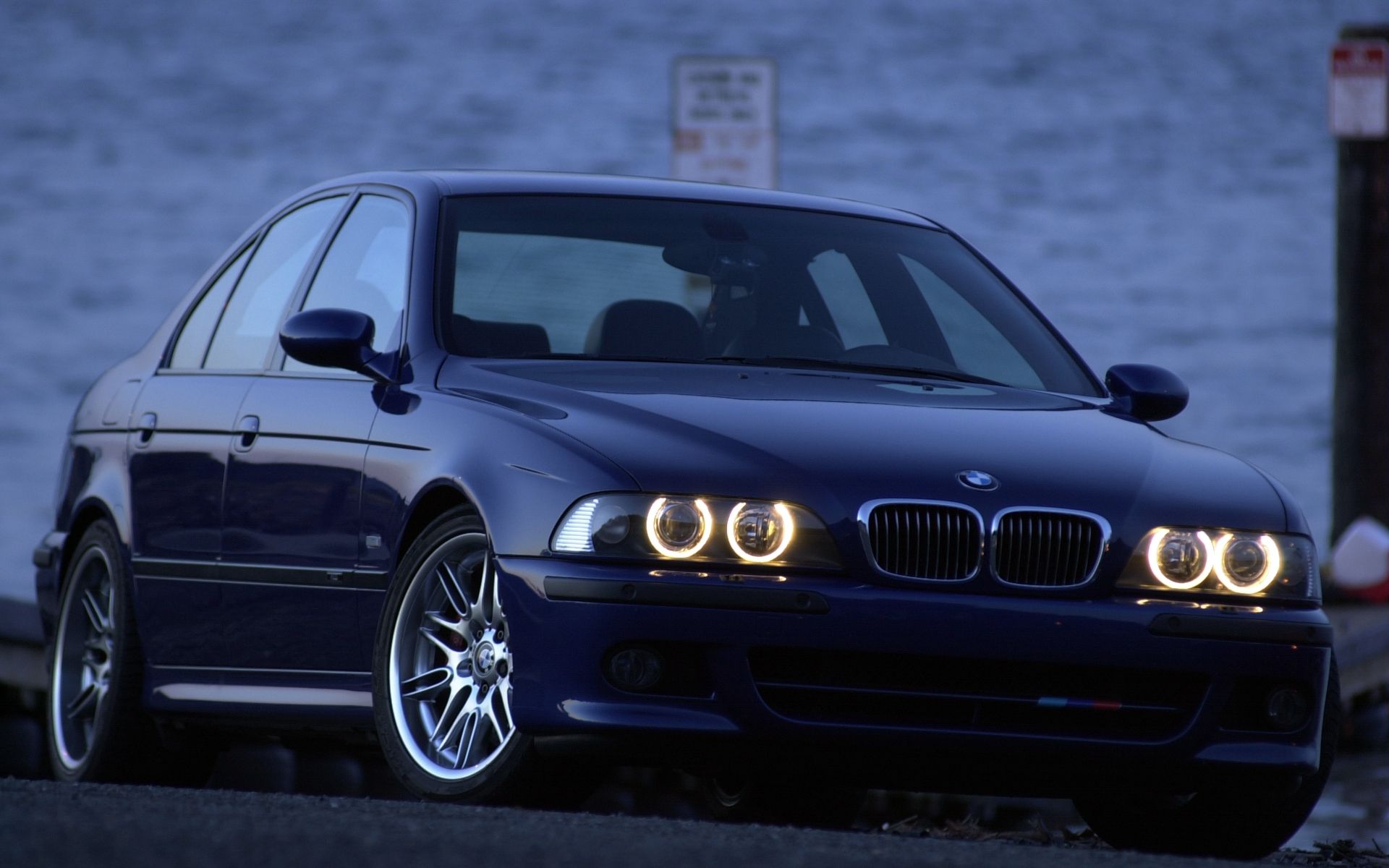 WARNING: dialup] Collection of 1920x1200 wallpapers starring my M5 ...
