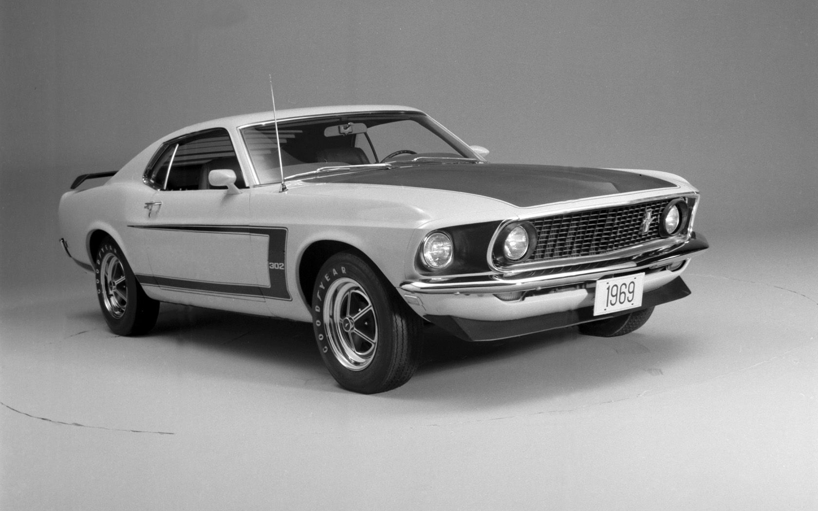 1969 Ford Mustang Boss 302 - Studio - 3 - 1680x1050 - Wallpaper