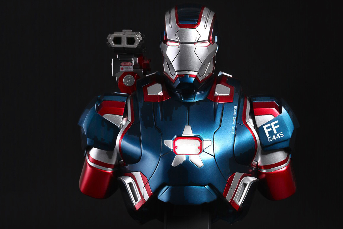 Hot Toys Iron Man 3 Iron Patriot Collectible Bust PublicEnemy