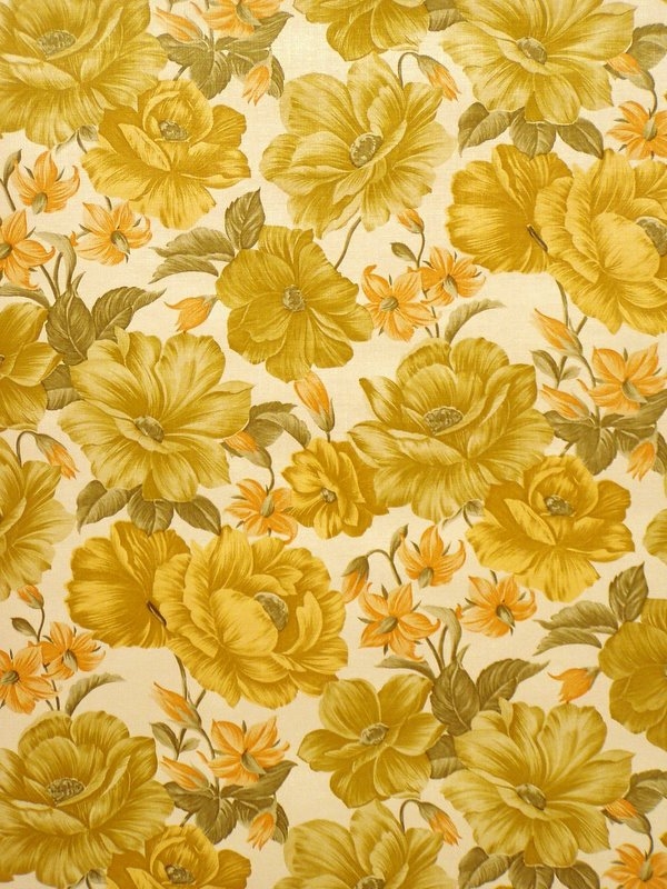 Retro Floral Wallpaper with large flower pattern