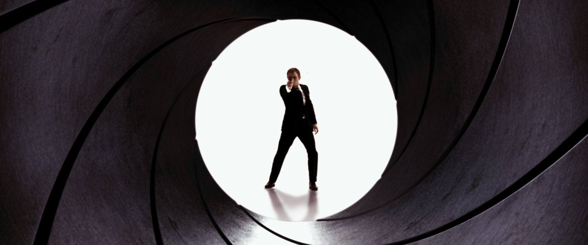 The James Bond 007 Dossier | Quantum of Solace Wallpaper