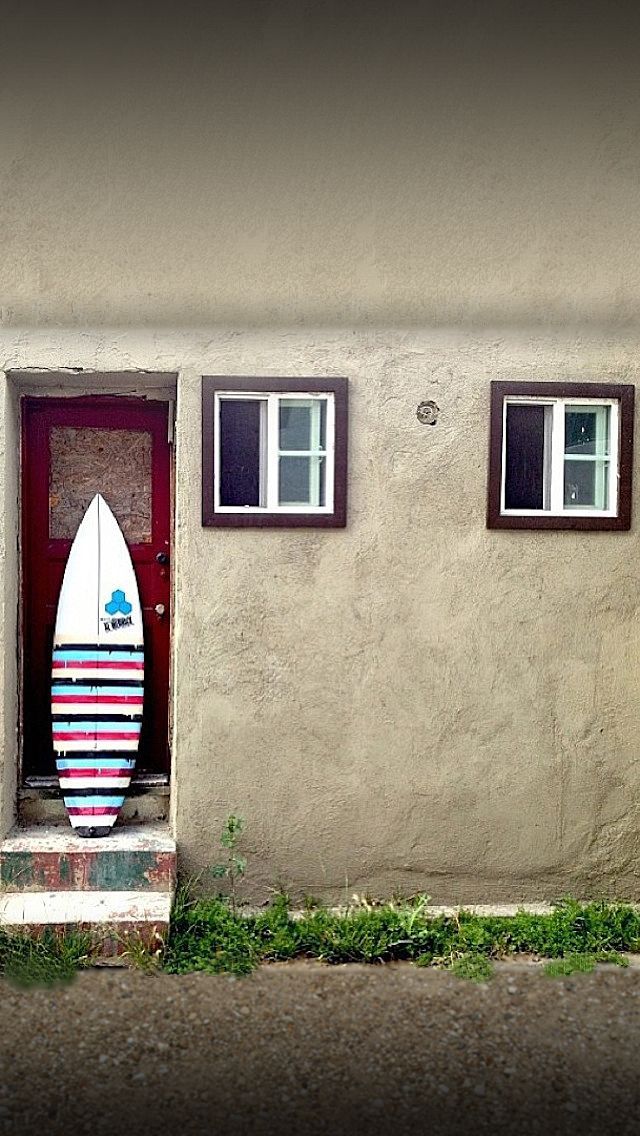 House and a surf board iPhone 5 Wallpaper 640x1136