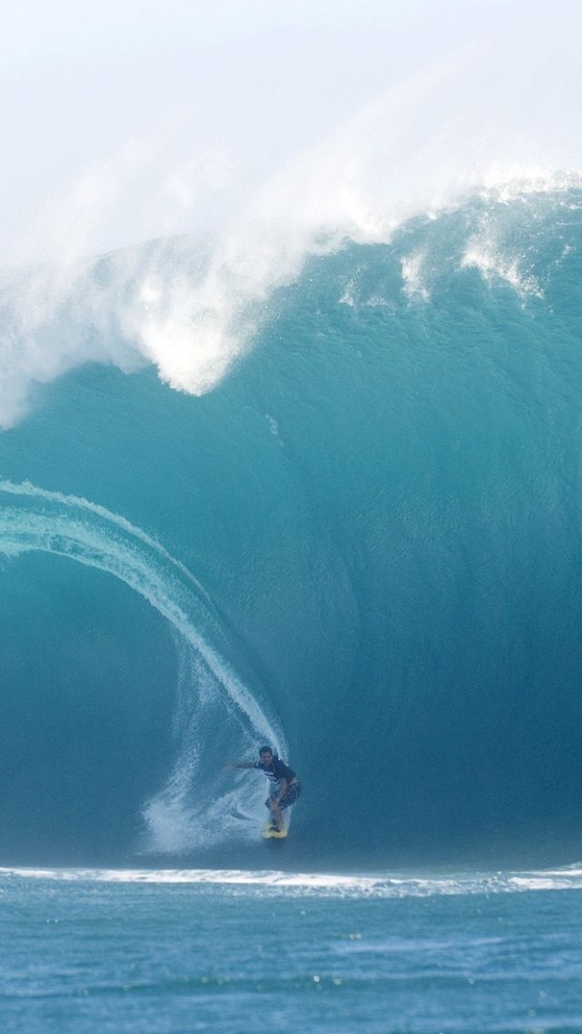 Huge Wave Surfing iPhone 5 Wallpaper | ID: 34609