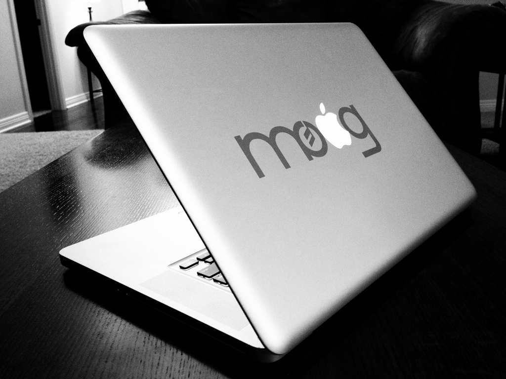 Moog Apple Laptop Logo | Flickr - Photo Sharing!