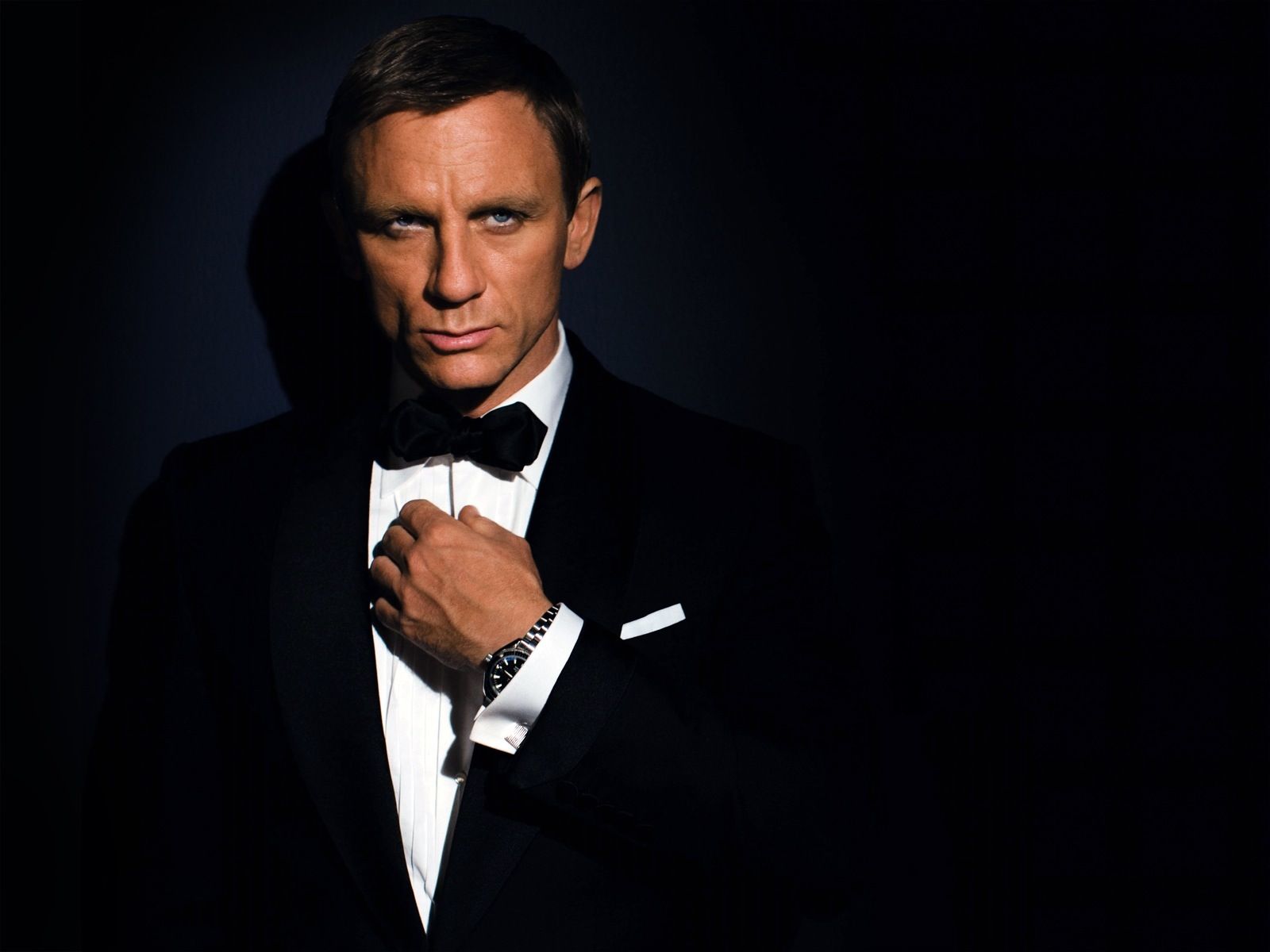Daniel Craig Skyfall Tuxedo - wallpaper.