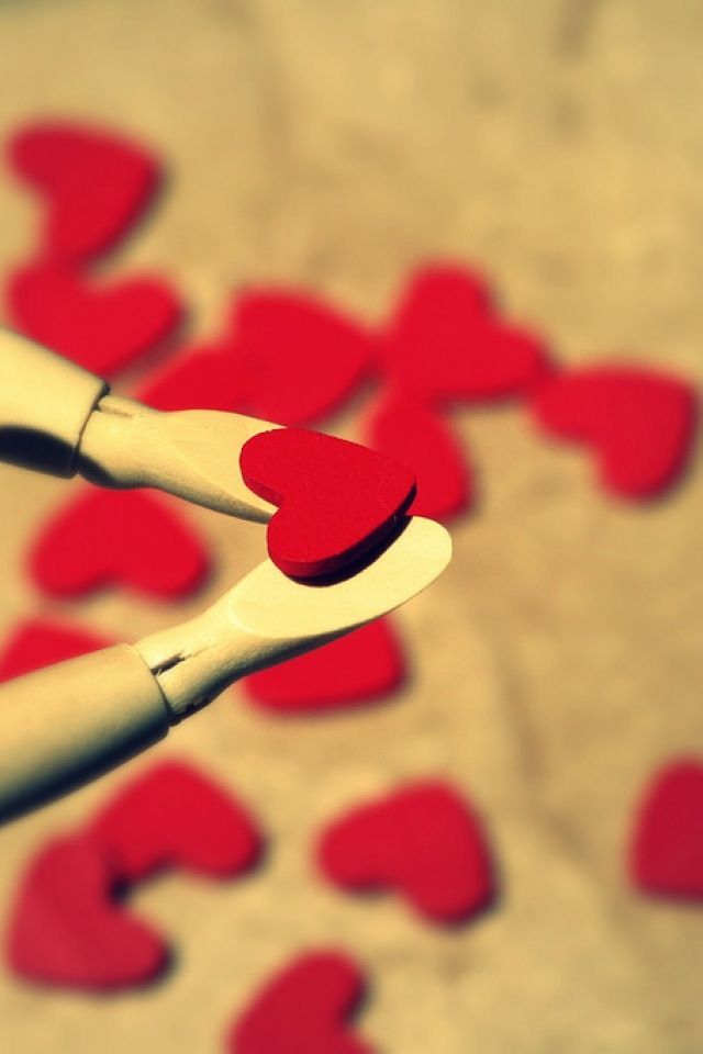 Red Heart Shaped iPhone 4s Wallpaper Download | iPhone Wallpapers ...
