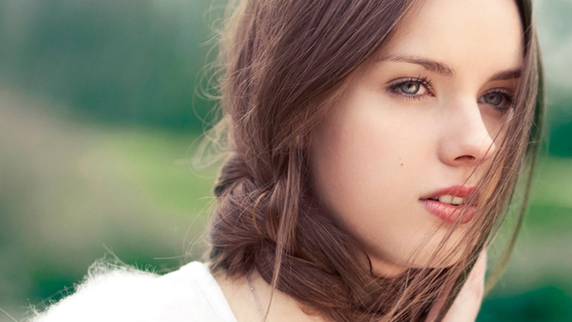 Beautiful Girls Wallpapers CELEBWALLPIX Beautiful Girls Wallpapers CELEBWALLPIX