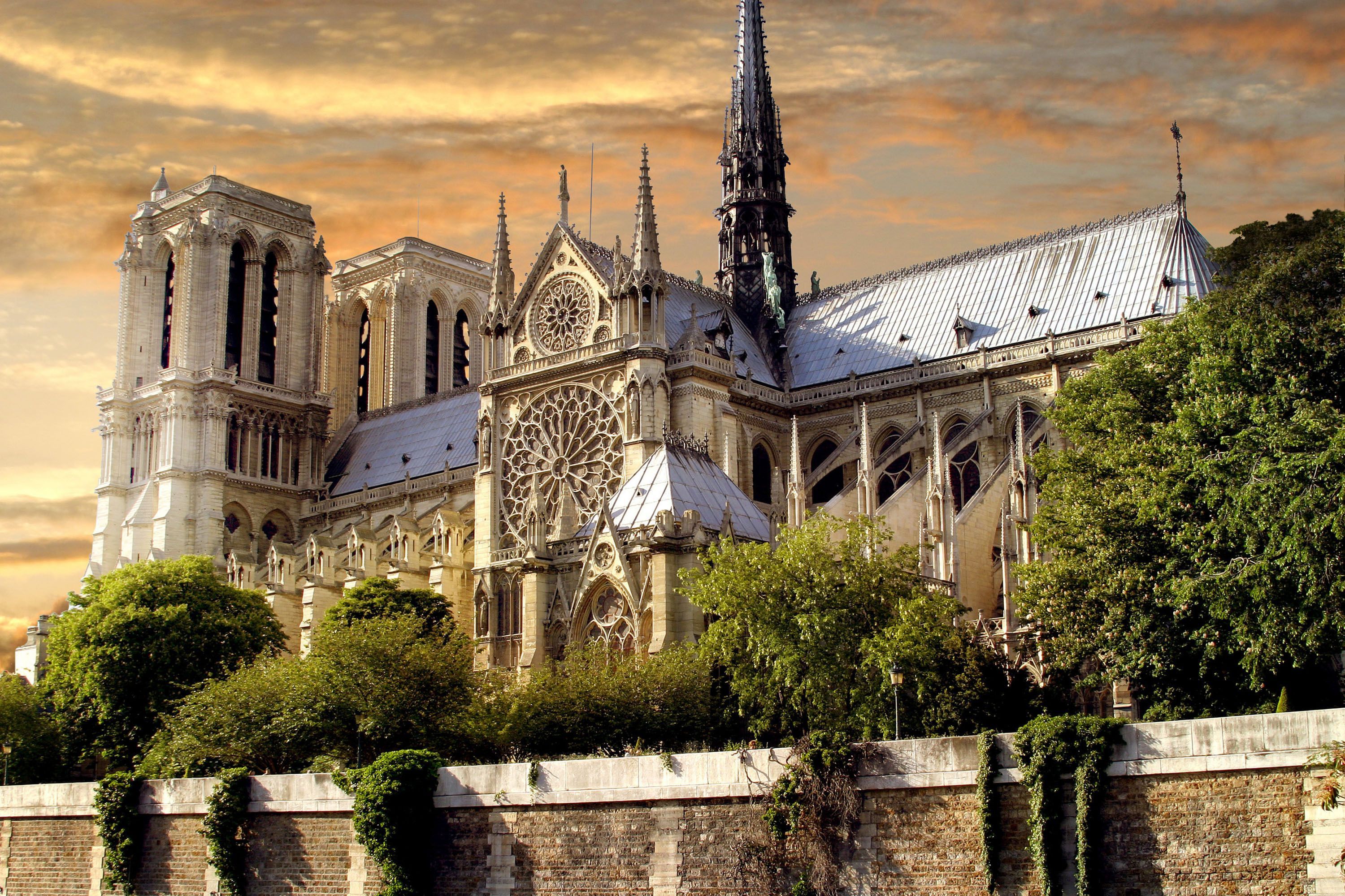 Notre Dame Cathedral Inside - wallpaper.