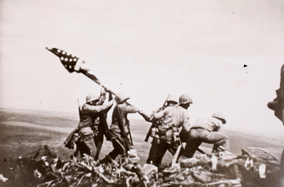 Wallpaper photos of Iwo Jima and Joe Rosenthal's famous WW2 high ...