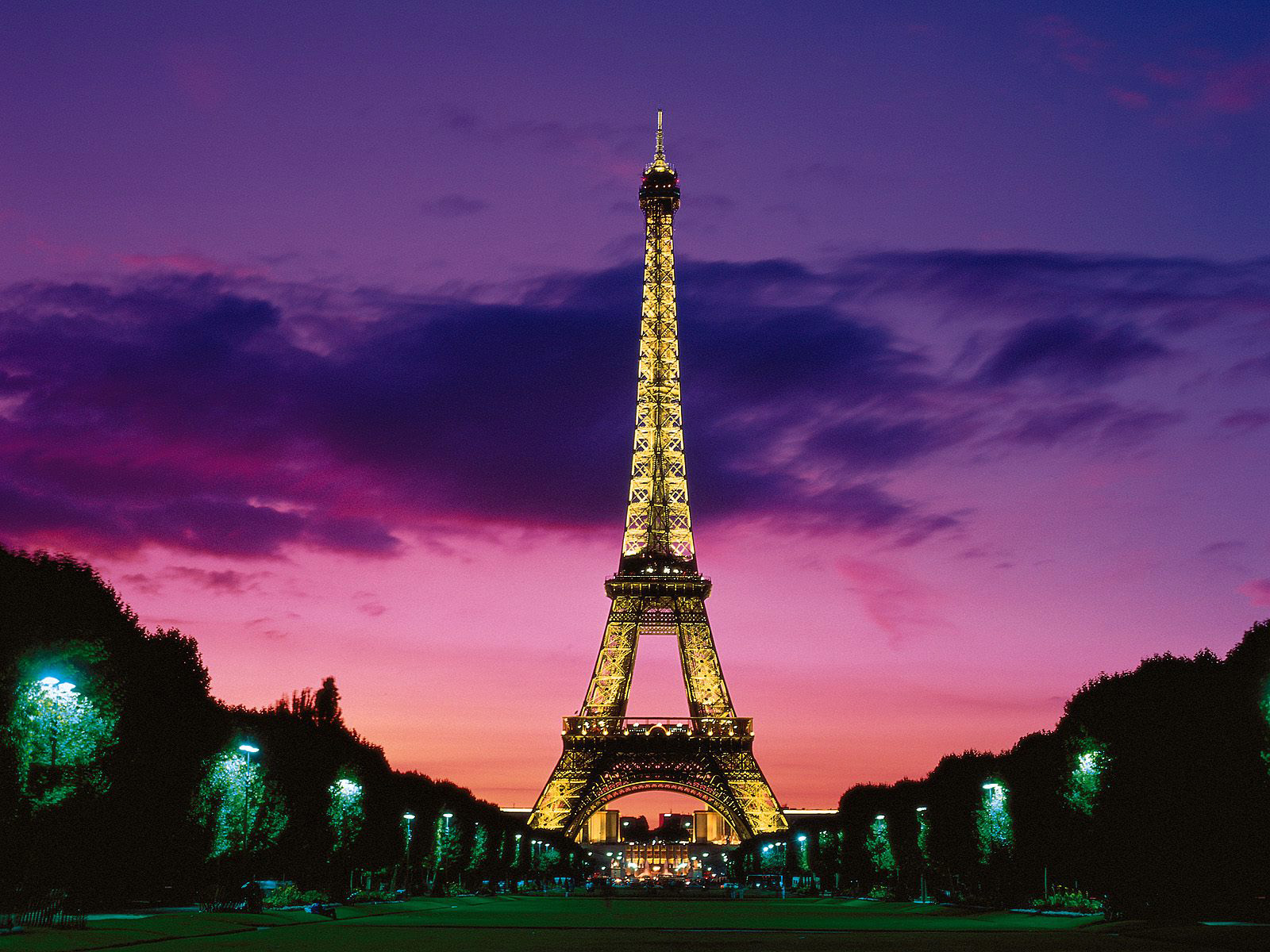 Beautiful Scenery Wallpaper The Eiffel Tower At Night Free
