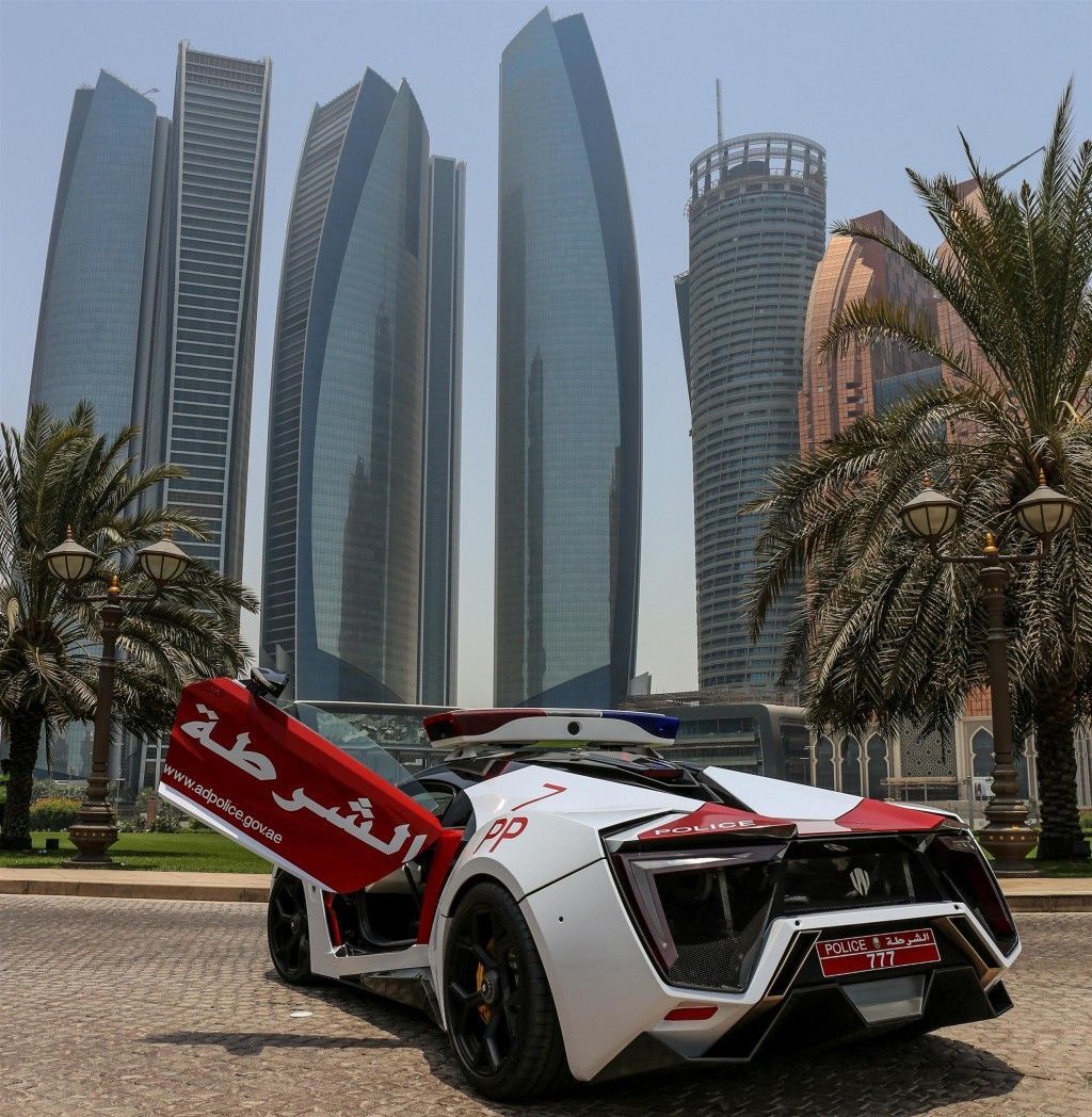 Download Impressive Lykan Hypersport Of Police SuperCar In Dubai