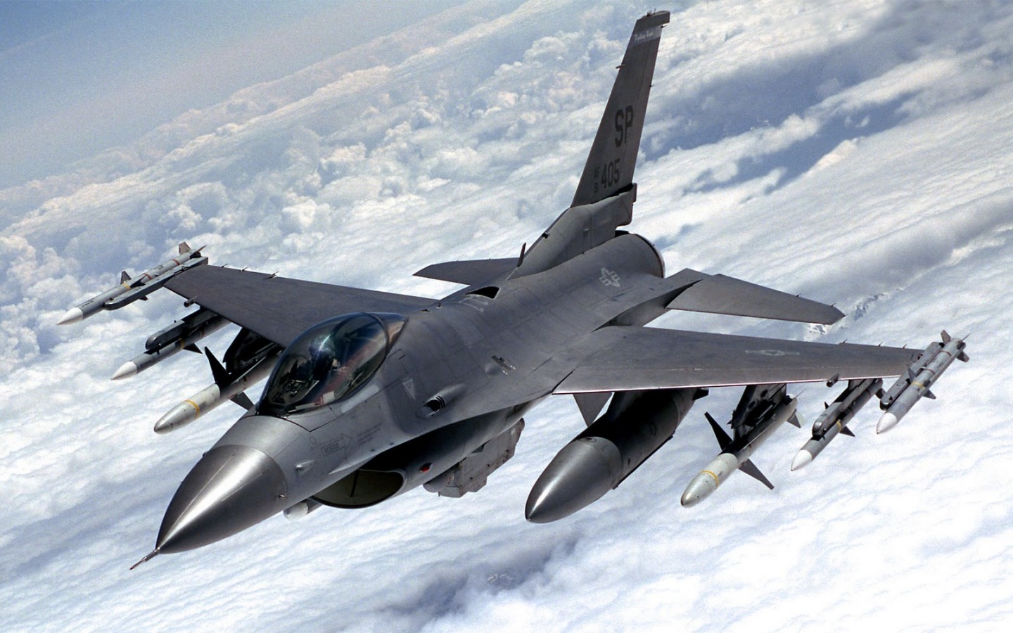 General Dynamics F-16 Fighting Falcon HQ Wallpapers | Full HD Pictures