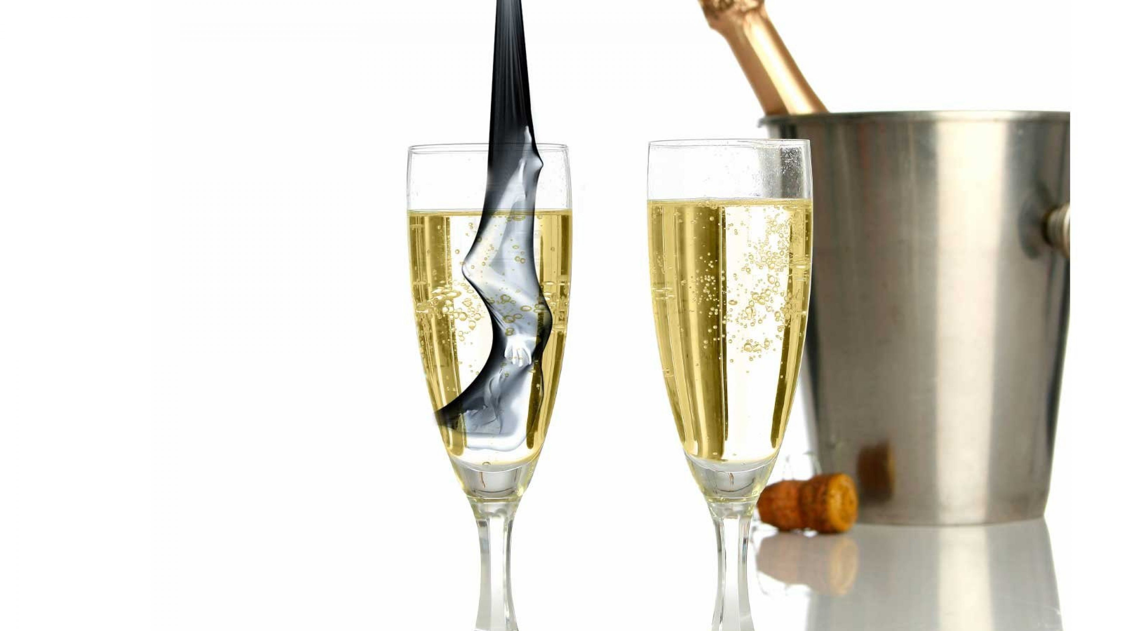 Download Wallpaper 3840x2160 Champagne, Wine glasses, bottle 4K ...