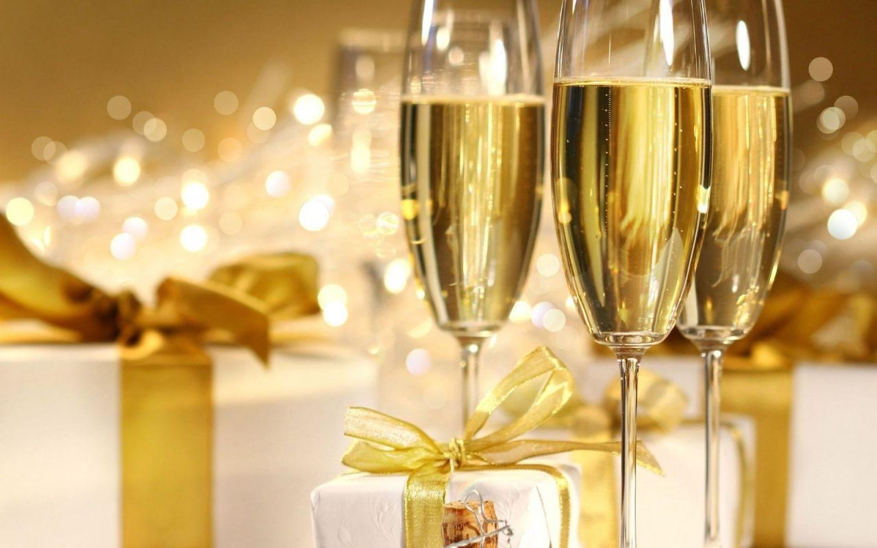 Download Wallpaper 1280x800 Gifts, Champagne, Wine glasses, Cork ...