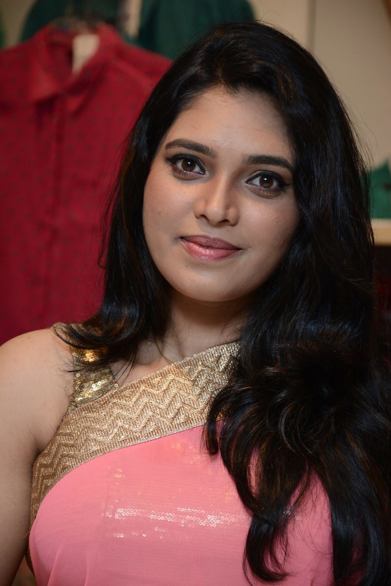 Ishara at Womens Day Event Stills,Tamil Actress Ishara Latest Hot ...